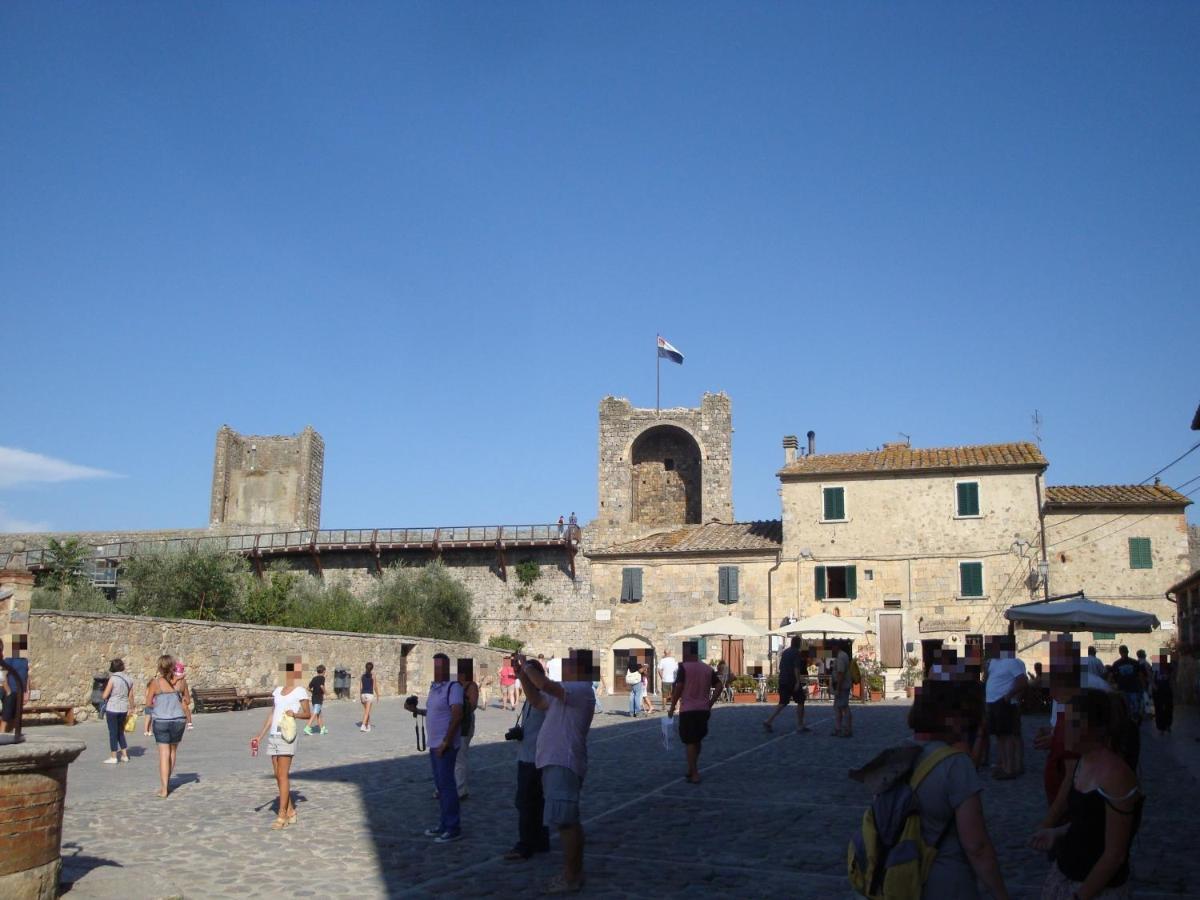 ホテル Sognare Nel Castello モンテリッジョーニ エクステリア 写真